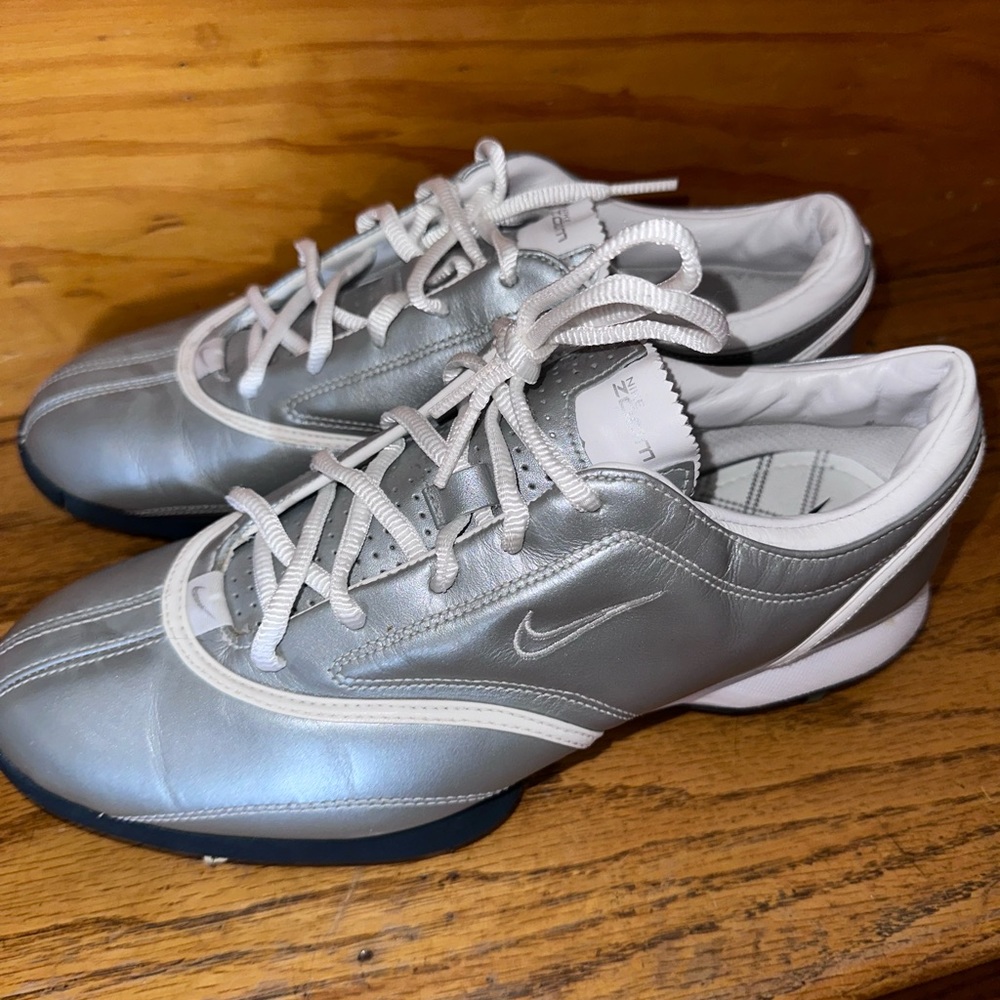 EUC NIKE ZOOM GOLF SHOES WOMEN
